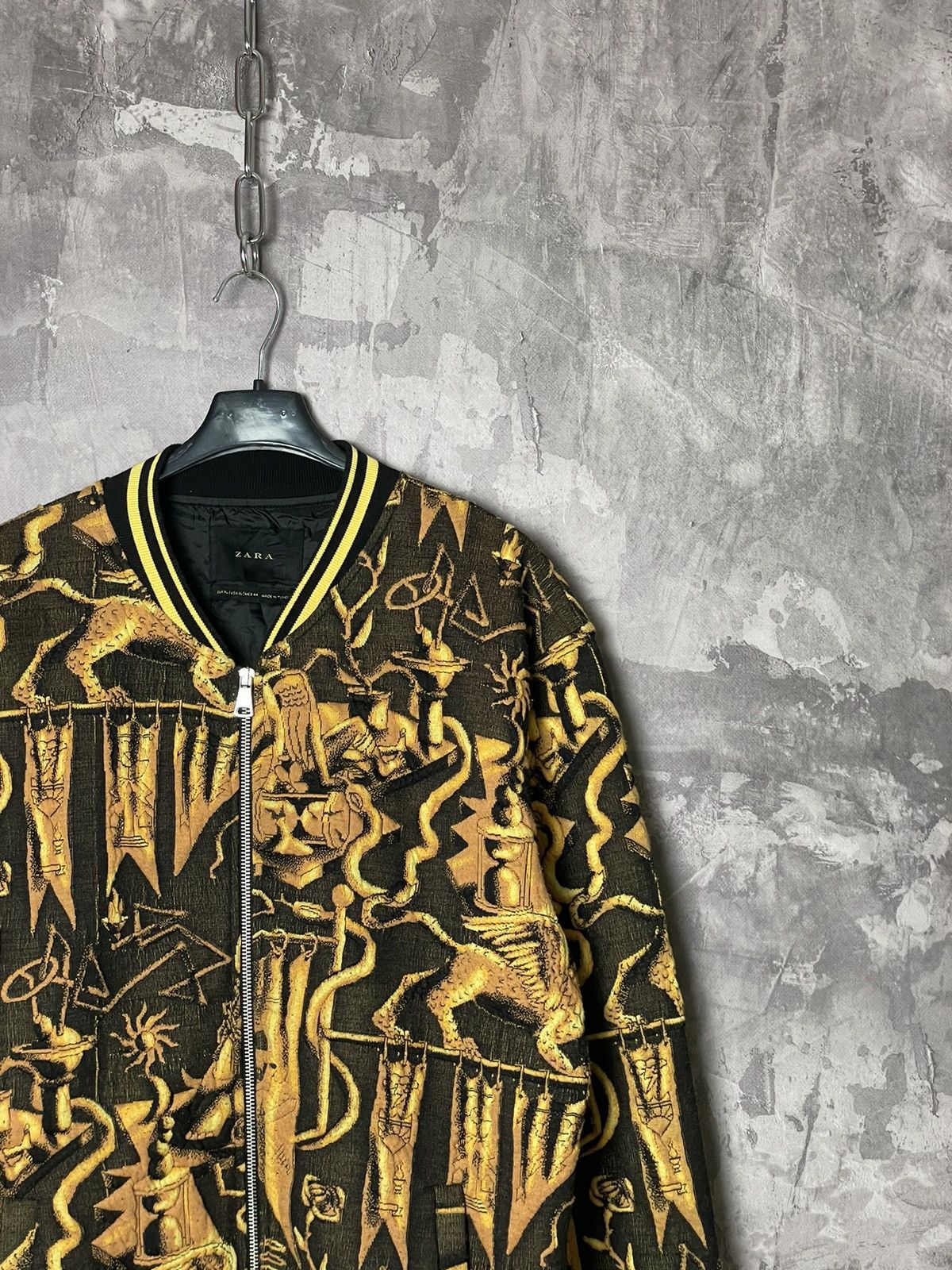Japanese Brand ZARA Embroidered Velvet Bomber Jacket Yellow Size US L / EU 52-54 / 3 - 4 Thumbnail