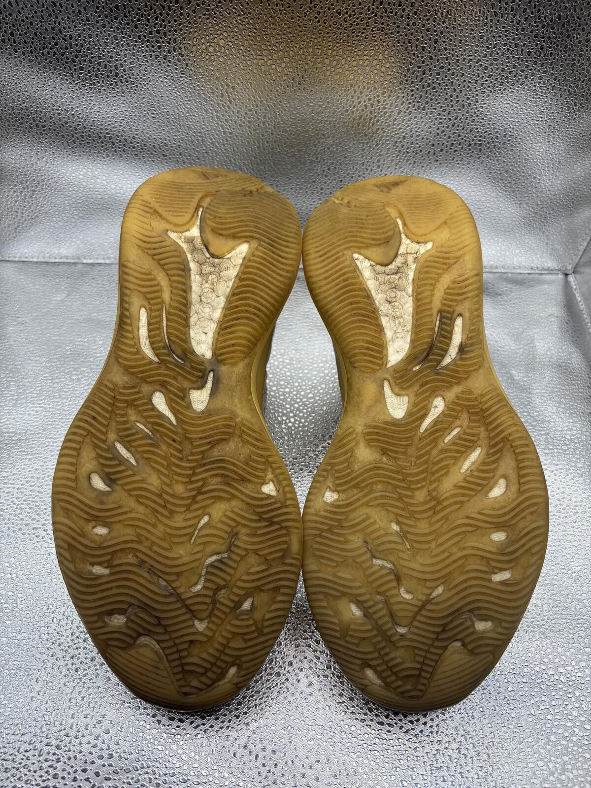 Yeezy Adidas yeezy boost 380 calcite glow Size US 9 / EU 42 - 3 Thumbnail