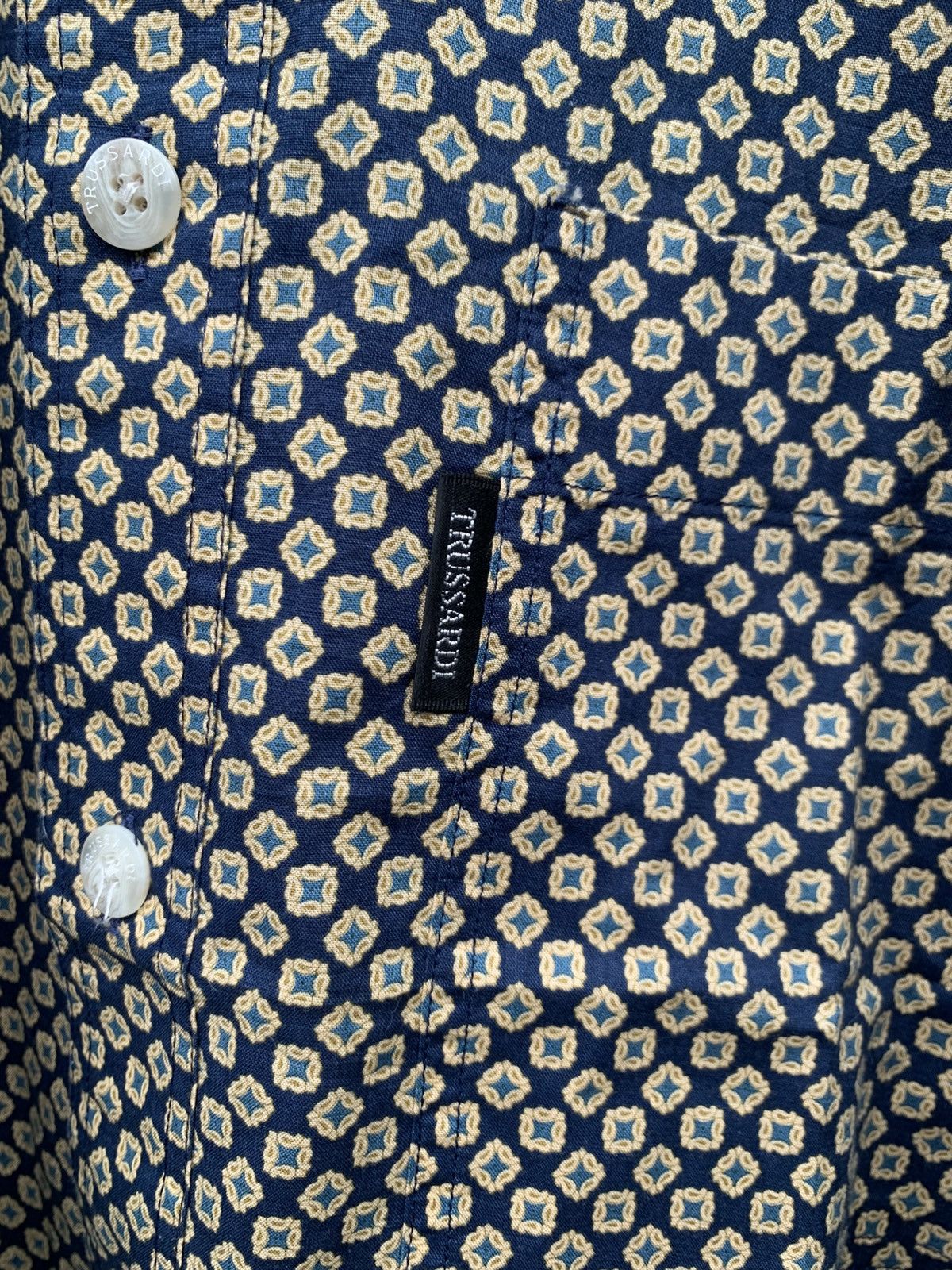 Trussardi Vintage trussardi monogram button down shirt Size US L / EU 52-54 / 3 - 2 Thumbnail