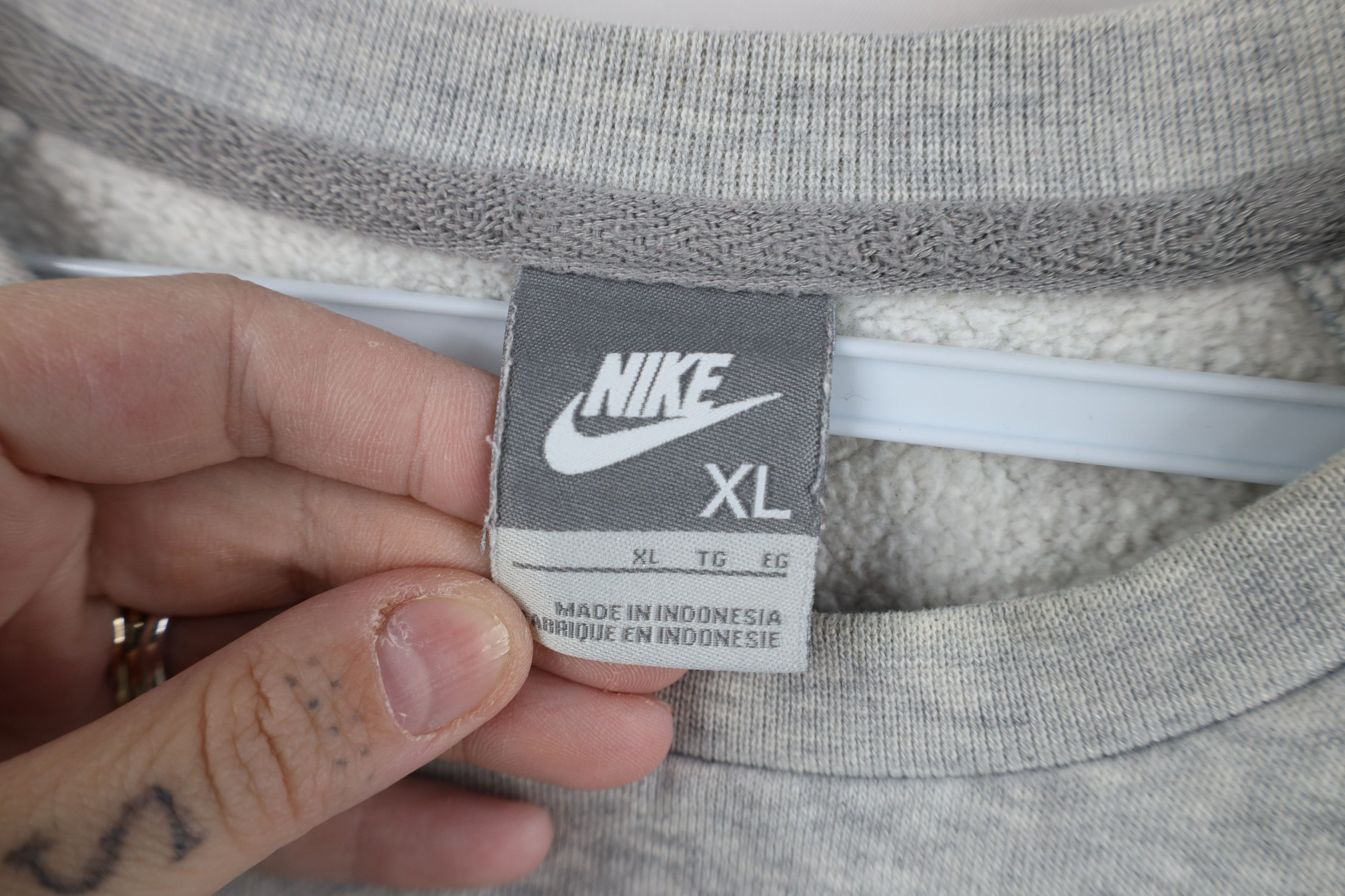 Nike Vintage Y2K Nike Swoosh Crewneck Sweatshirt Heather Gray Size US XL / EU 56 / 4 - 9 Thumbnail