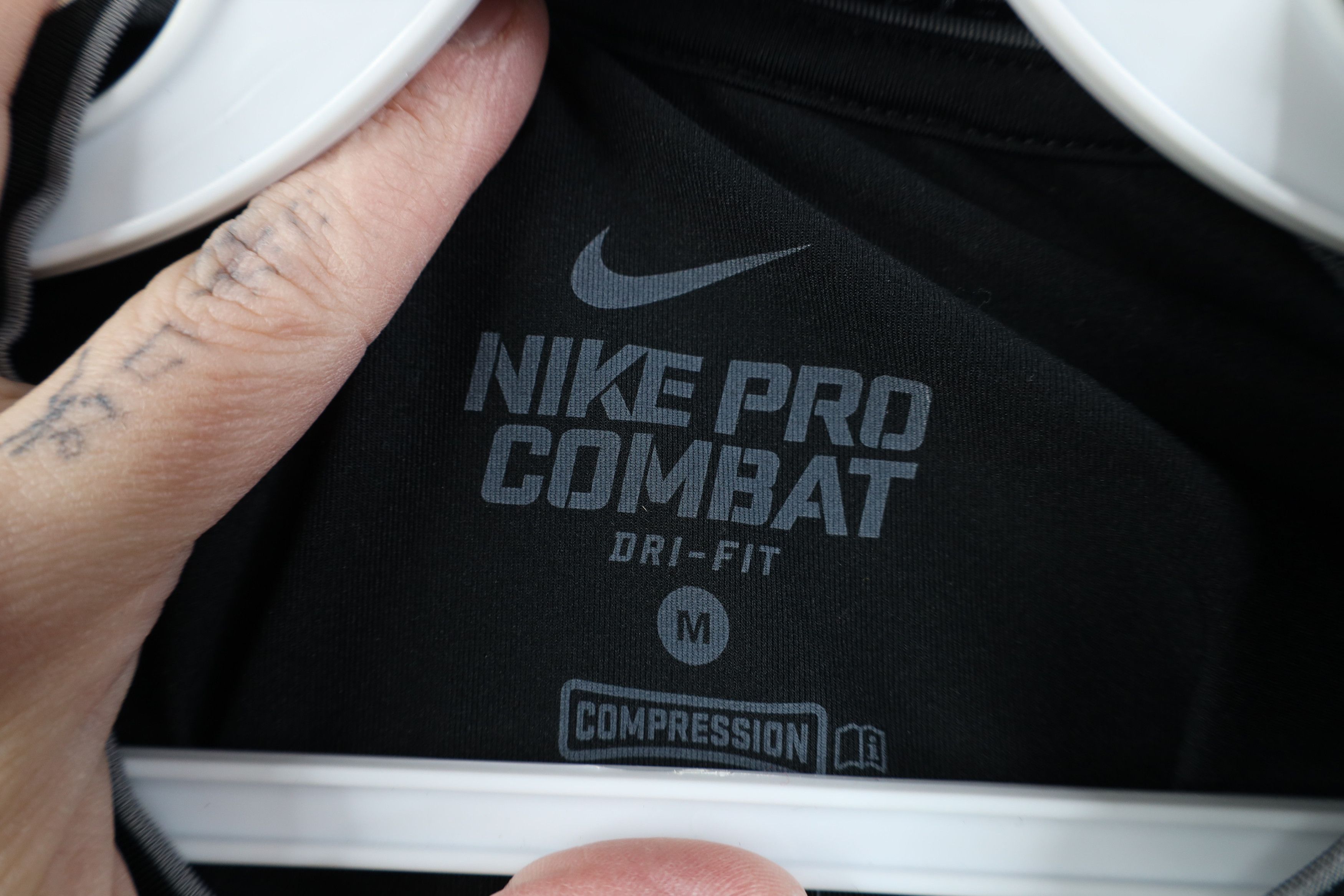 Nike Nike Pro Combat Training Long Sleeve T-Shirt Black Gym Size US M / EU 48-50 / 2 - 9 Thumbnail