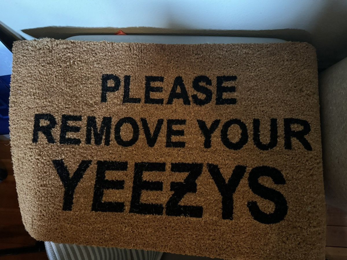 Kanye West × Yeezy Please Remove Your Yeezys Welcome Mat Size ONE SIZE - 1 Preview