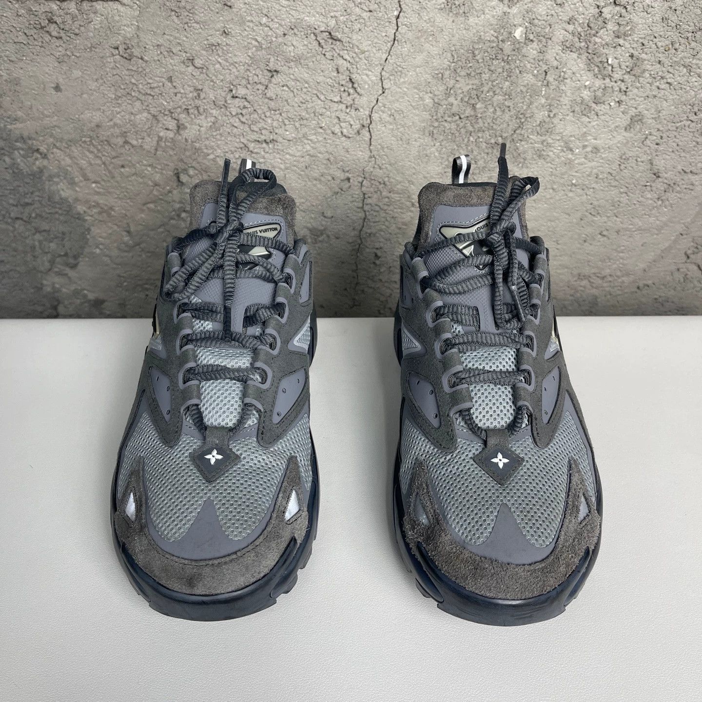 Louis Vuitton LV Runner Tatic Sneakers 9.5 99 new Size US 9.5 / EU 42-43 - 7 Thumbnail