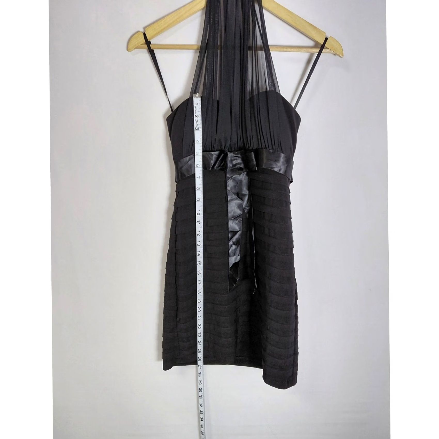 Vintage Betsy & Adam Black Halter Dress Solid Sleeveless Short Women Size 4P Petite Adult Formal Cocktail Party Dress Size 27" / US 4 / IT 40 - 4 Thumbnail