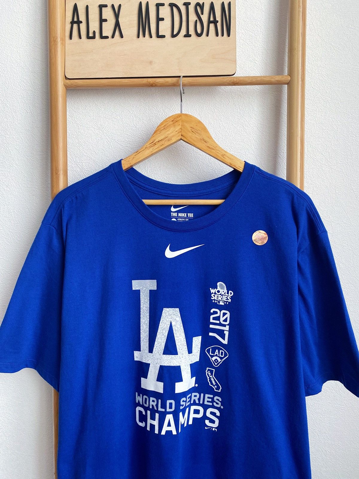 Vintage Nike Los Angeles Dodgers T-Shirt World Series 2017 Size US XXL / EU 58 / 5 - 4 Thumbnail