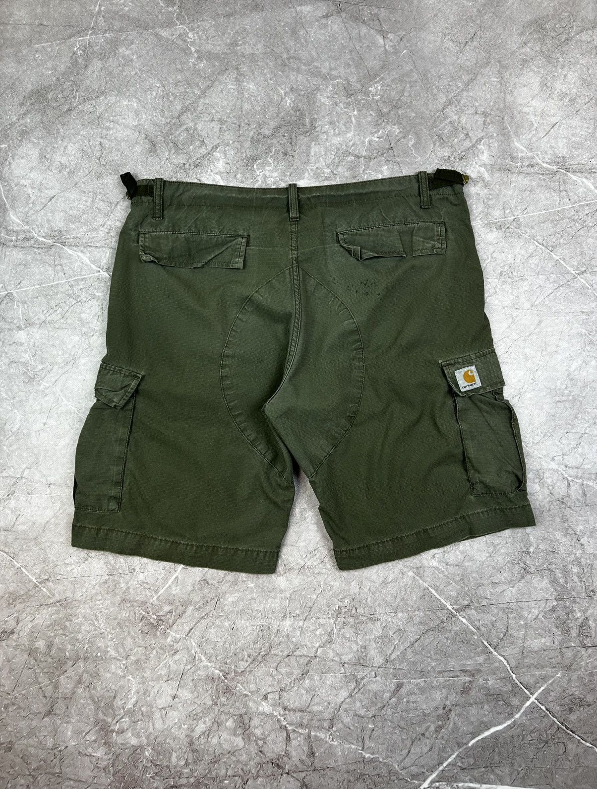Carhartt Wip Carhartt Wip Disstress Cargo Shorts Size 36 Size US 36 / EU 52 - 1 Thumbnail