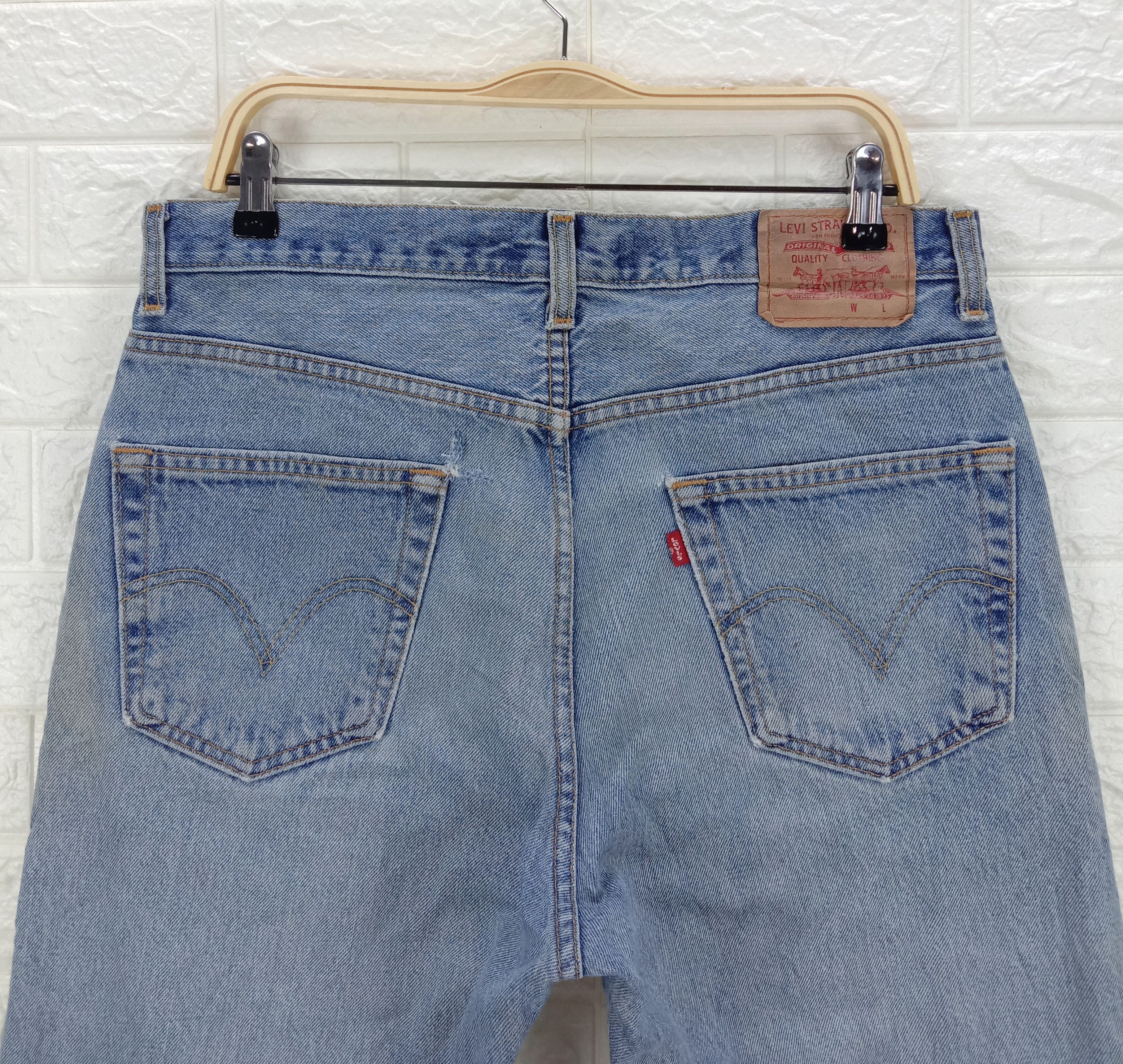 Levi's Vintage Levi's 550 Jeans Relaxed Fit Tapered Leg Denim Size US 33 - 6 Thumbnail