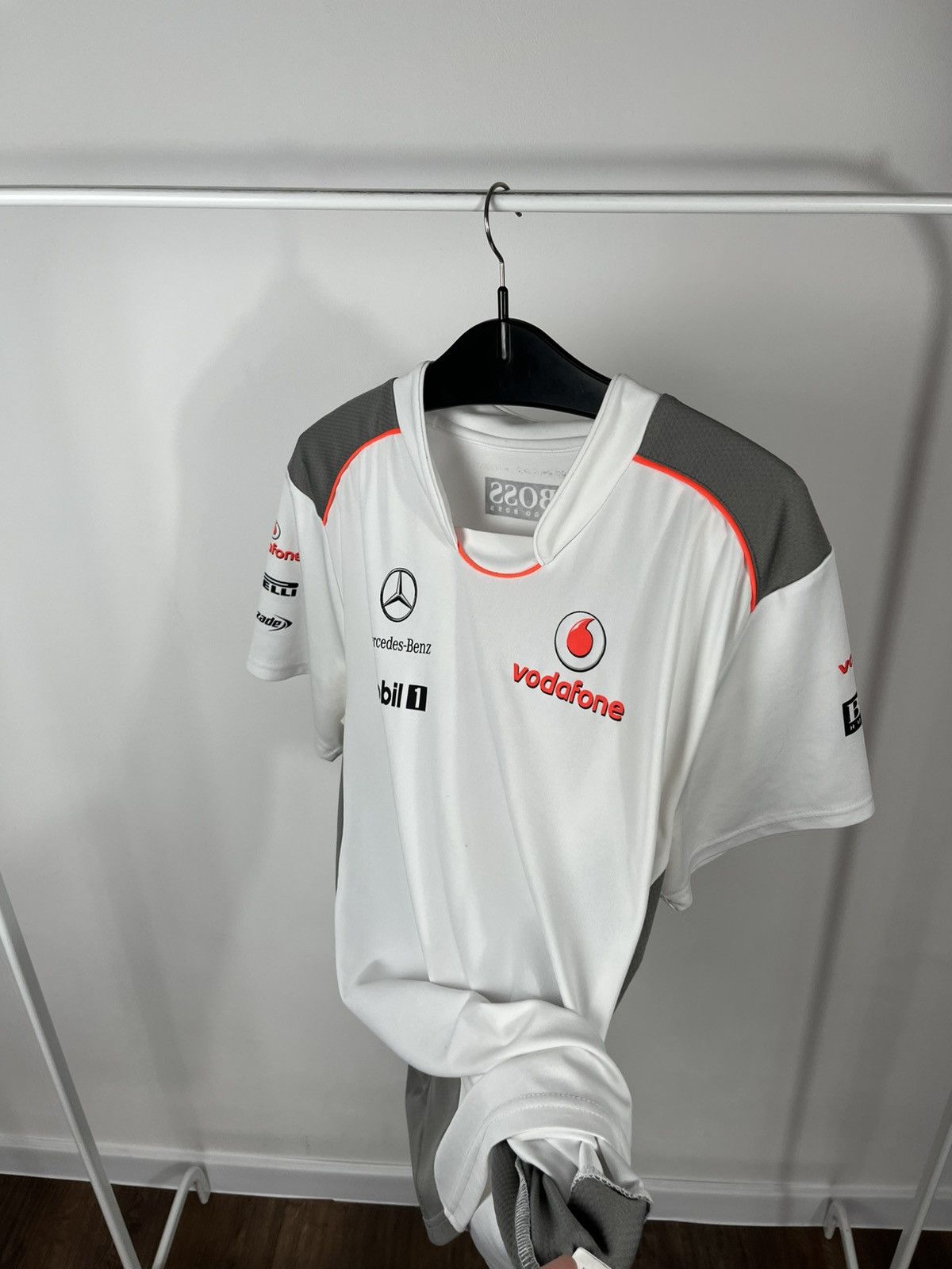 Mercedes-Benz Hugo Boss McLaren Mercedes Vodafone F1 Team Shirt Racing Tee Size US L / EU 52-54 / 3 - 11 Thumbnail
