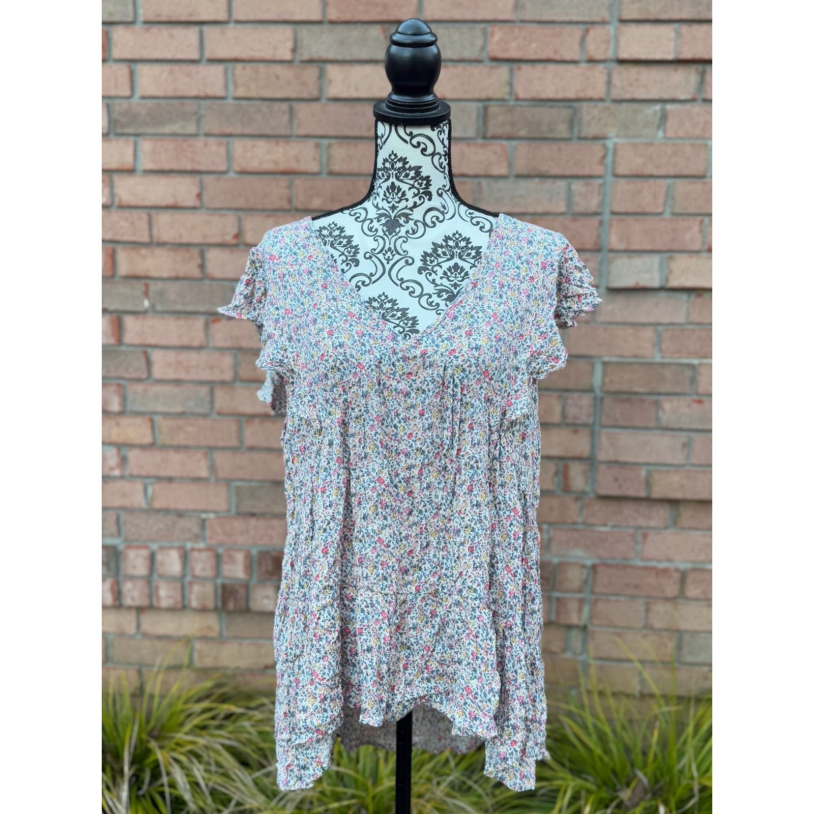 Other EUC Chic Soul V-Neck Floral Tunic Length Top Size 1X 14-16 Size XXL / US 16-18 / IT 52-54 - 1 Thumbnail
