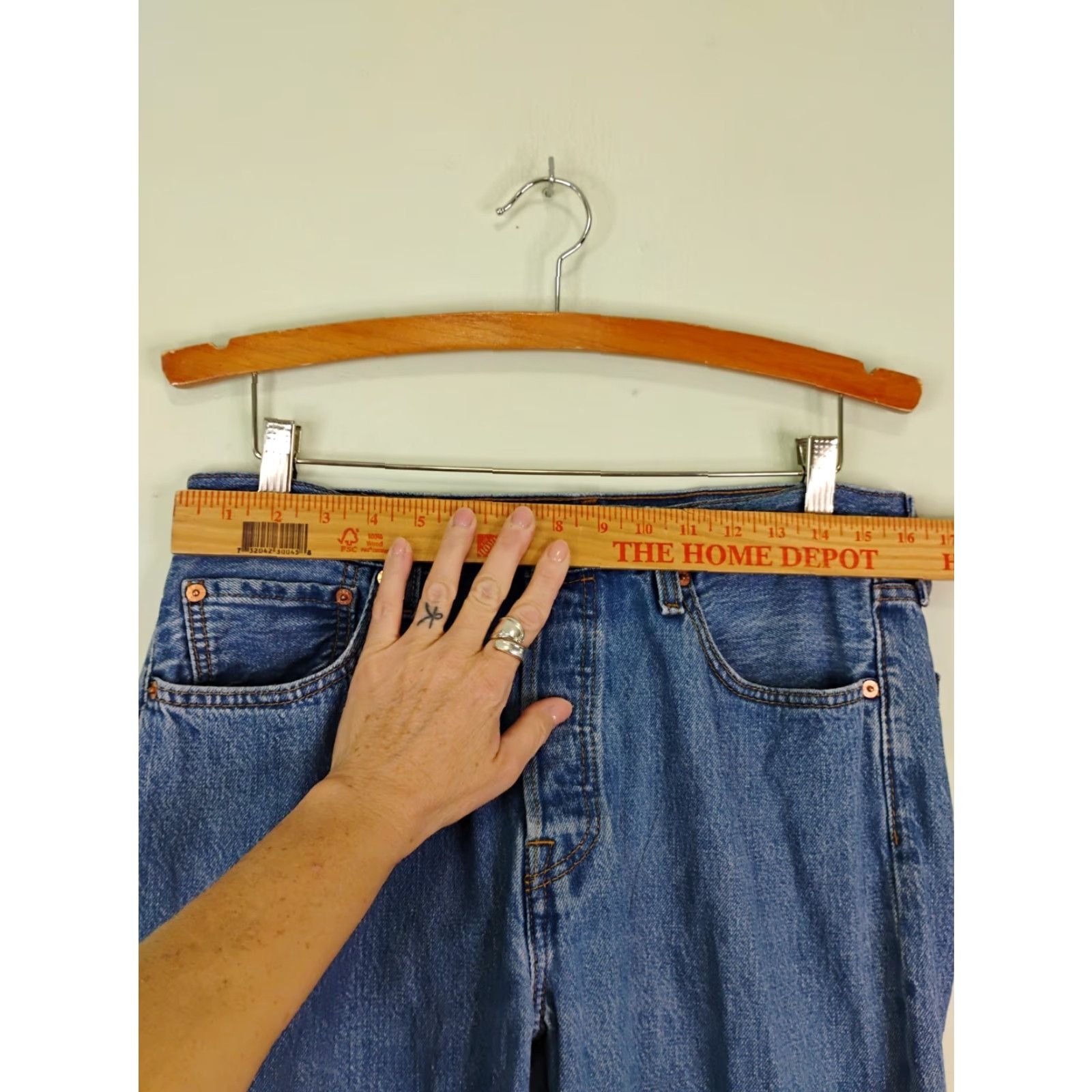 Levi's Levi's 501 Jeans Denim Medium Wash Regular Straight Vintage No 501 Series 32x30 Mens Jeans Frayed Size US 32 / EU 48 - 6 Thumbnail