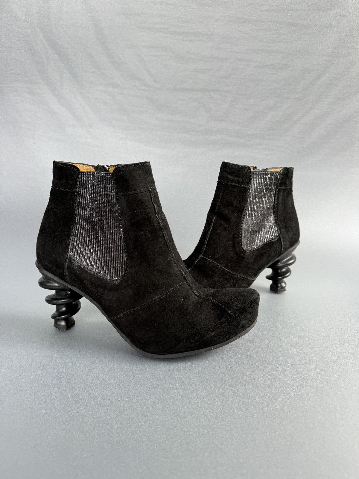 20471120 Y2K Tiggers Suede Black Ankle Boots With Spiral Heels Size US 8 / IT 38 - 3 Thumbnail