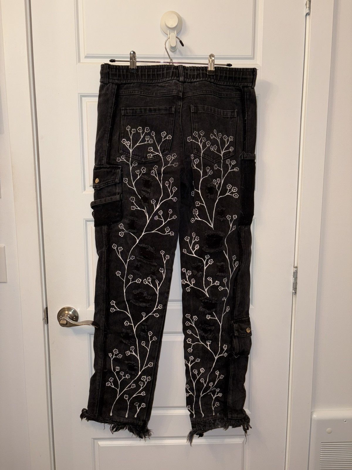 Jakischrist JAKISCHRIST “Floral Distressed Cargo Jeans” Size US 31 - 7 Thumbnail