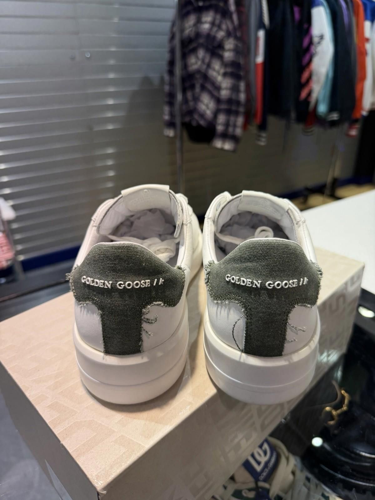 Golden Goose Golden Goose Sneakers Low Top White Green 42EU/9US Size US 9 / IT 39 - 9 Thumbnail