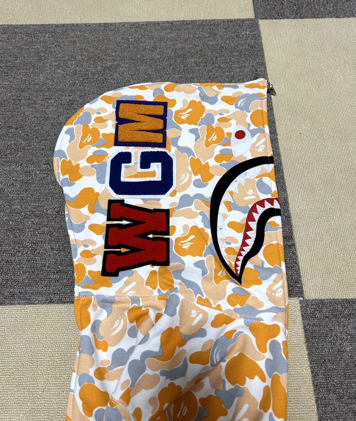 Bape RARE!! Bape Fukuoka Limited Color Camo Shark Full Zip Hoodie Size US L / EU 52-54 / 3 - 6 Thumbnail