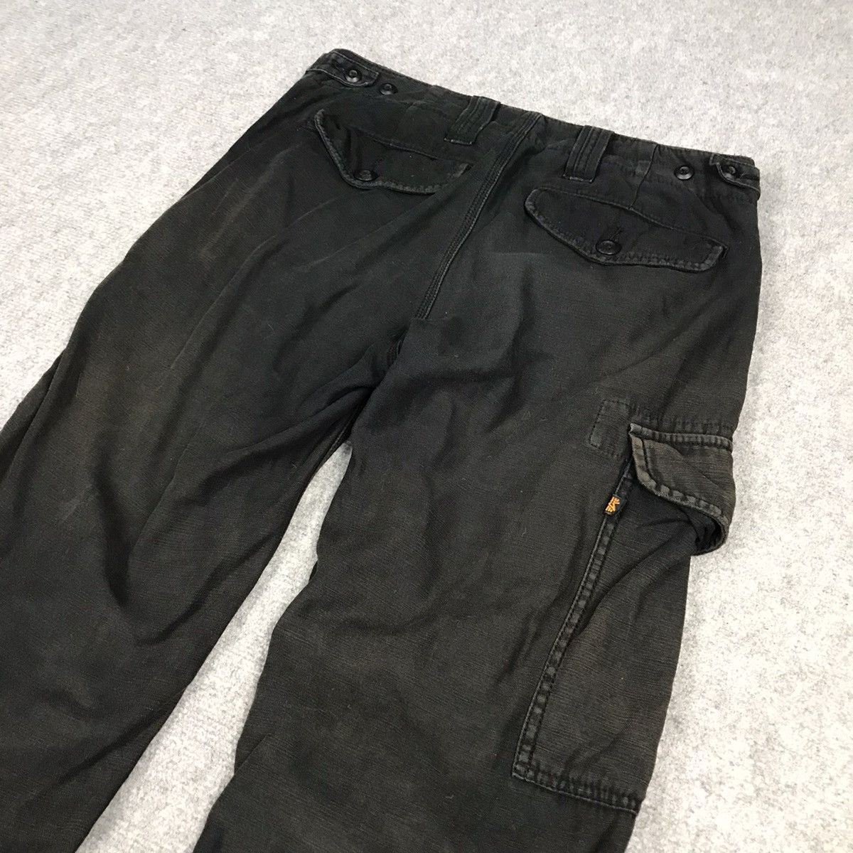 Alpha Industries × Japanese Brand Alpha Industries Sun Faded black Rusty cargo pants Size US 29 - 11 Thumbnail