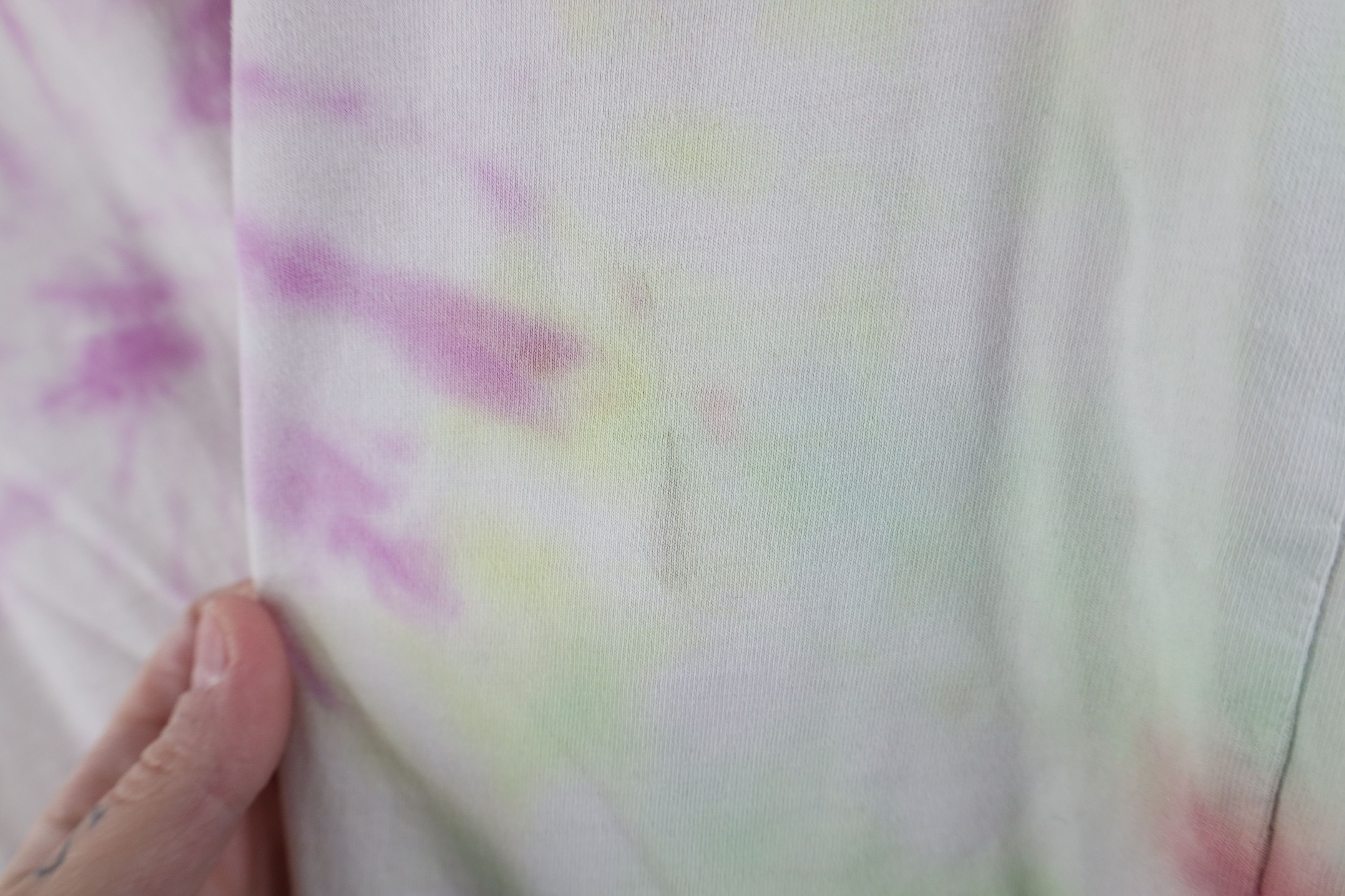 Tommy Hilfiger Vintage Y2K Tommy Hilfiger Rainbow Tie Dye Pocket T-Shirt Size US M / EU 48-50 / 2 - 13 Thumbnail