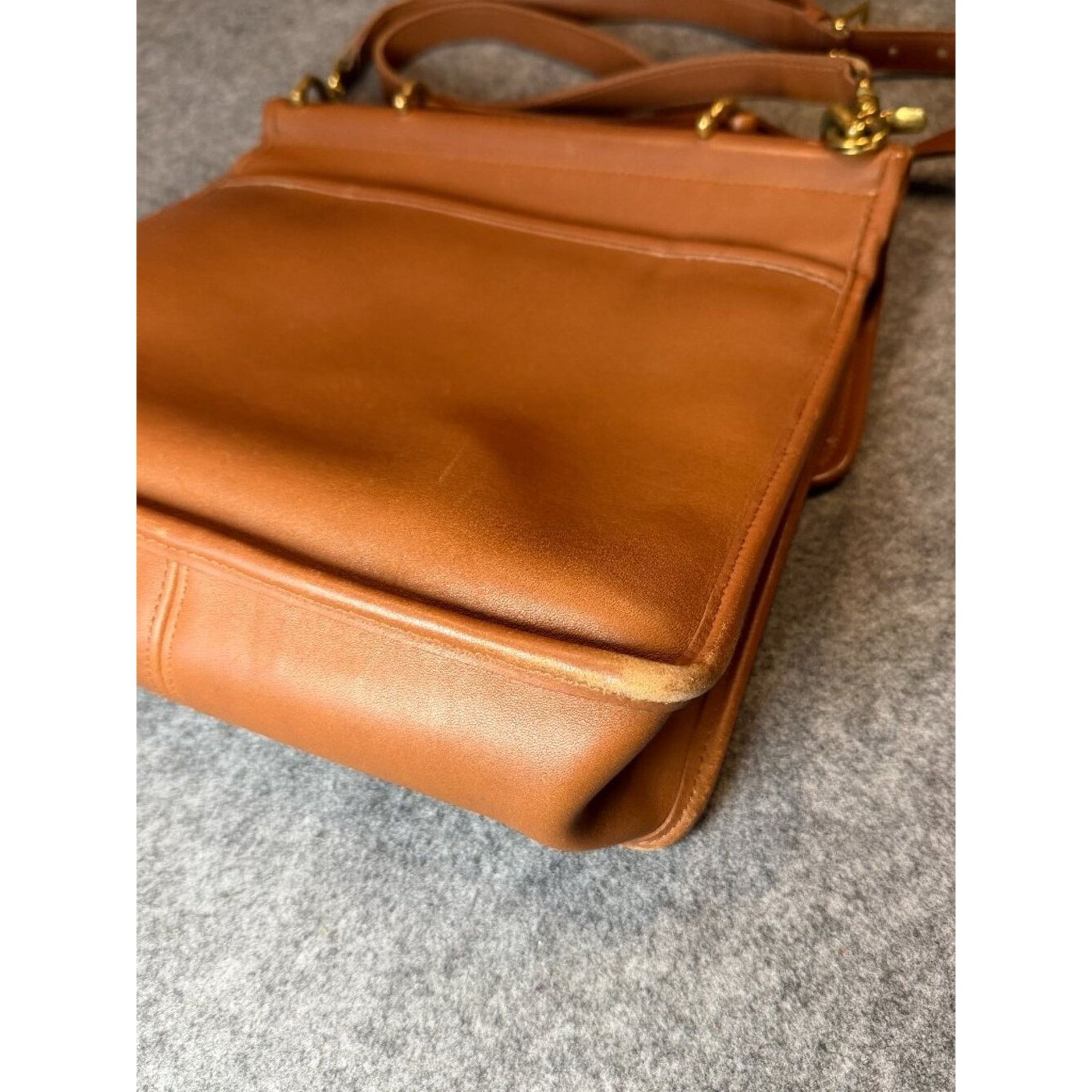 Coach Vintage Coach British Tan Leather Crossbody Messenger Bag Size ONE SIZE - 10 Thumbnail