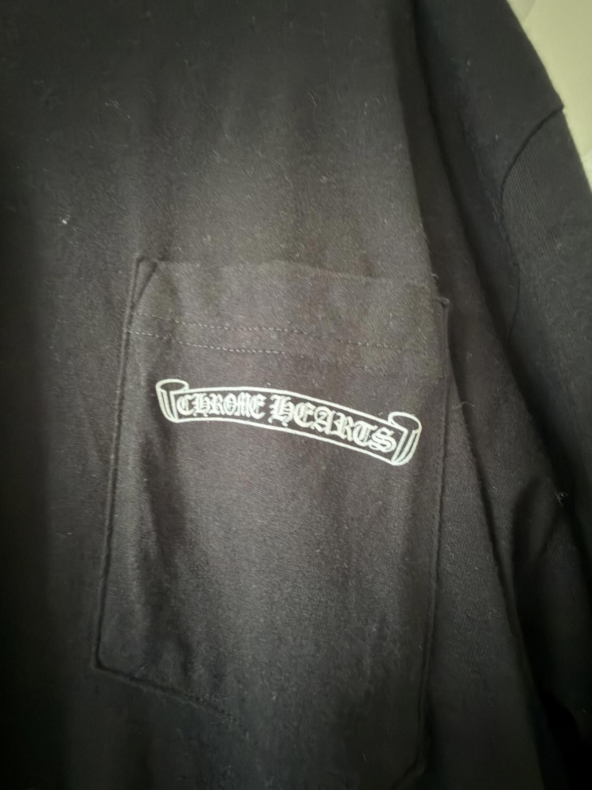 Chrome Hearts Chrome Hearts Scroll Logo L/S Pocket T-shirt Black Size US XL / EU 56 / 4 - 5 Thumbnail