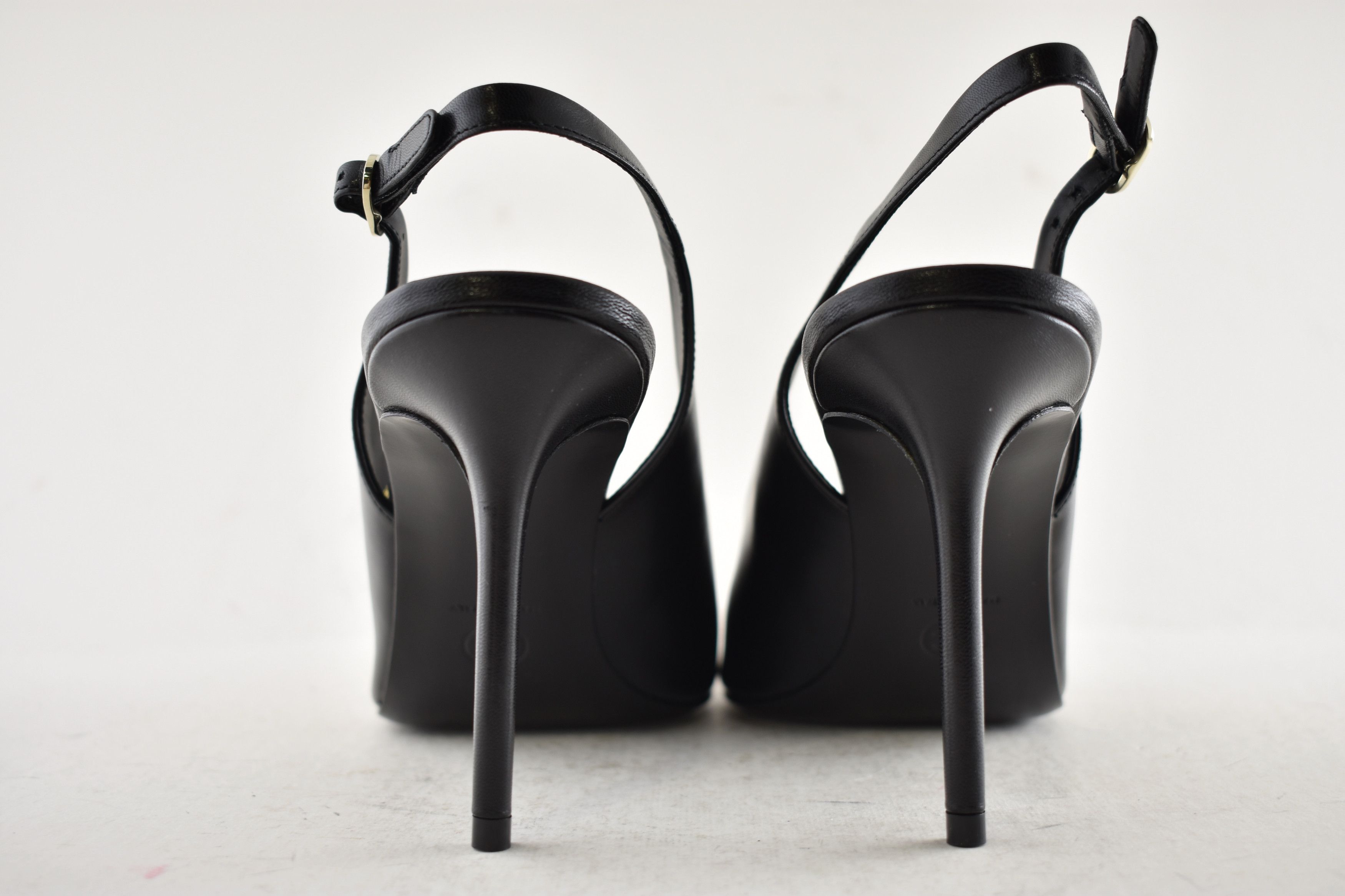 Chanel Chanel 24A Leather CC Logo Slingback Pointed Heel Pump 42 Size US 12 / IT 42 - 12 Thumbnail