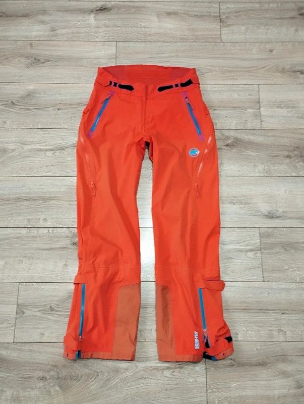 Mammut Mammut Eiger extreme Mittellegi Gore Tex Pro ski pants L Size 28" / US 6 / IT 42 - 1 Thumbnail