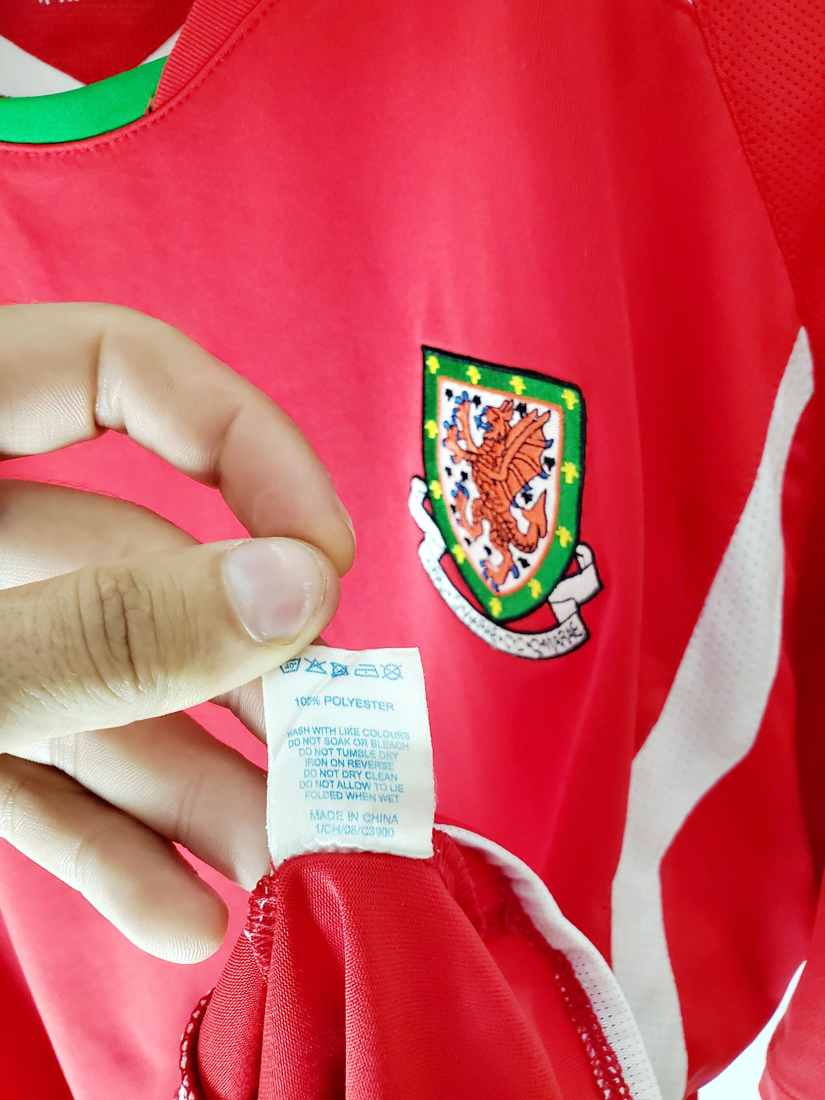Champion × Vintage Wales national 2008 - 2010 home football jersey CHAMPION L Size US L / EU 52-54 / 3 - 7 Thumbnail