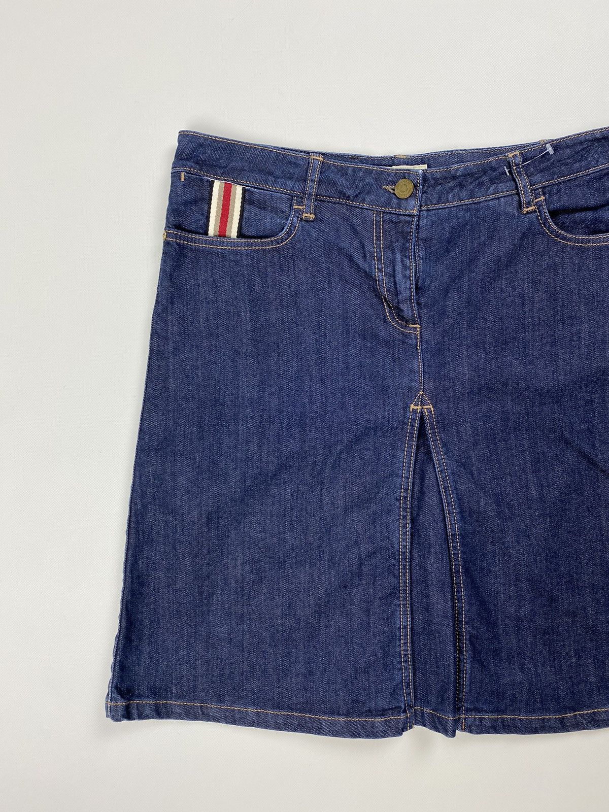 Burberry × Vintage Y2K Burberry ladies denim skirt size US 4 IT 38 Size 27" / US 4 / IT 40 - 2 Thumbnail