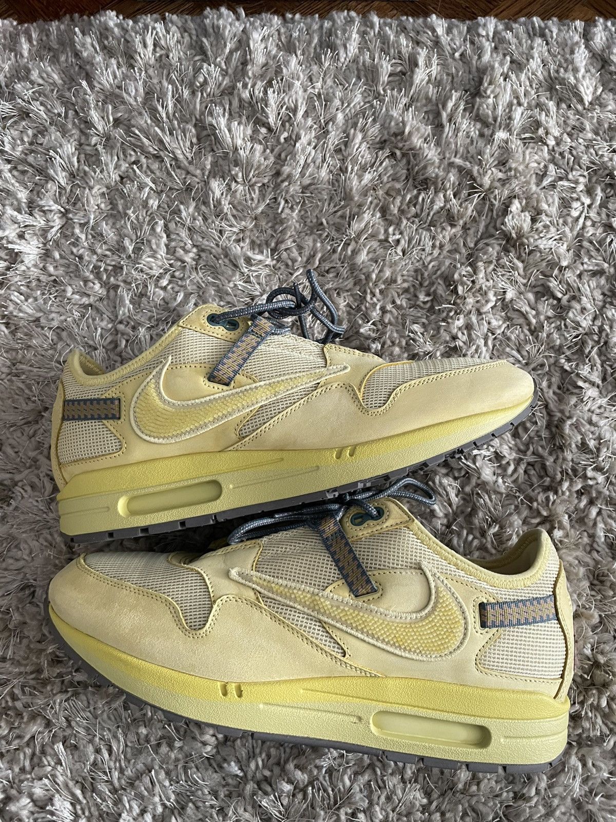 Nike × Travis Scott Air Max 1 x Travis Scott Saturn Gold Size US 11.5 / EU 44-45 - 2 Thumbnail