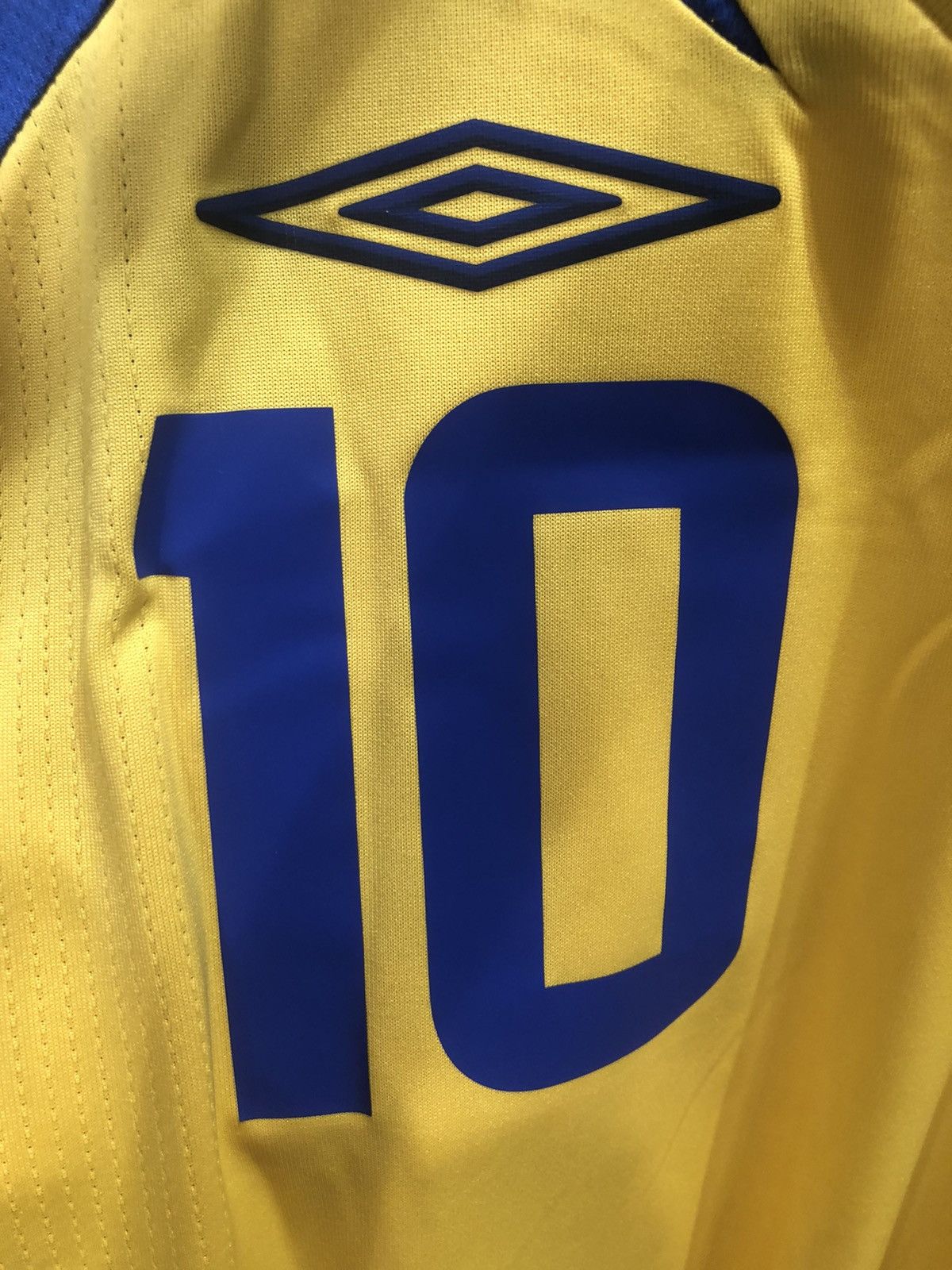 Umbro Sweden 07/09 home shirt #10 Ibrahimovic Size US L / EU 52-54 / 3 - 4 Thumbnail