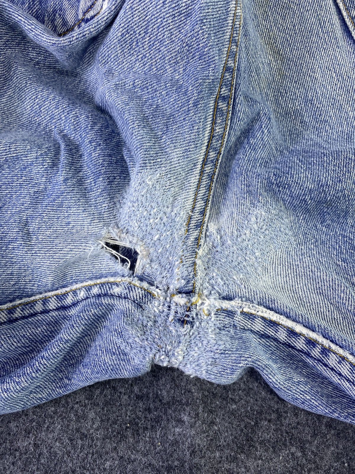 Jean × Levi's × Vintage Vintage Levis 501 Jeans Blue Wash - J918 Size US 33 - 16 Thumbnail