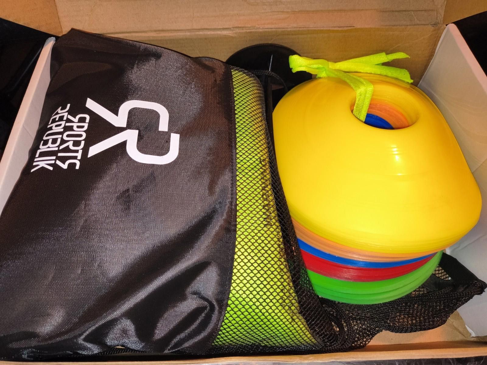 Other Sports Republik 50 Disc Cones & 12 Training Vest/Pennies XL Size ONE SIZE - 3 Thumbnail
