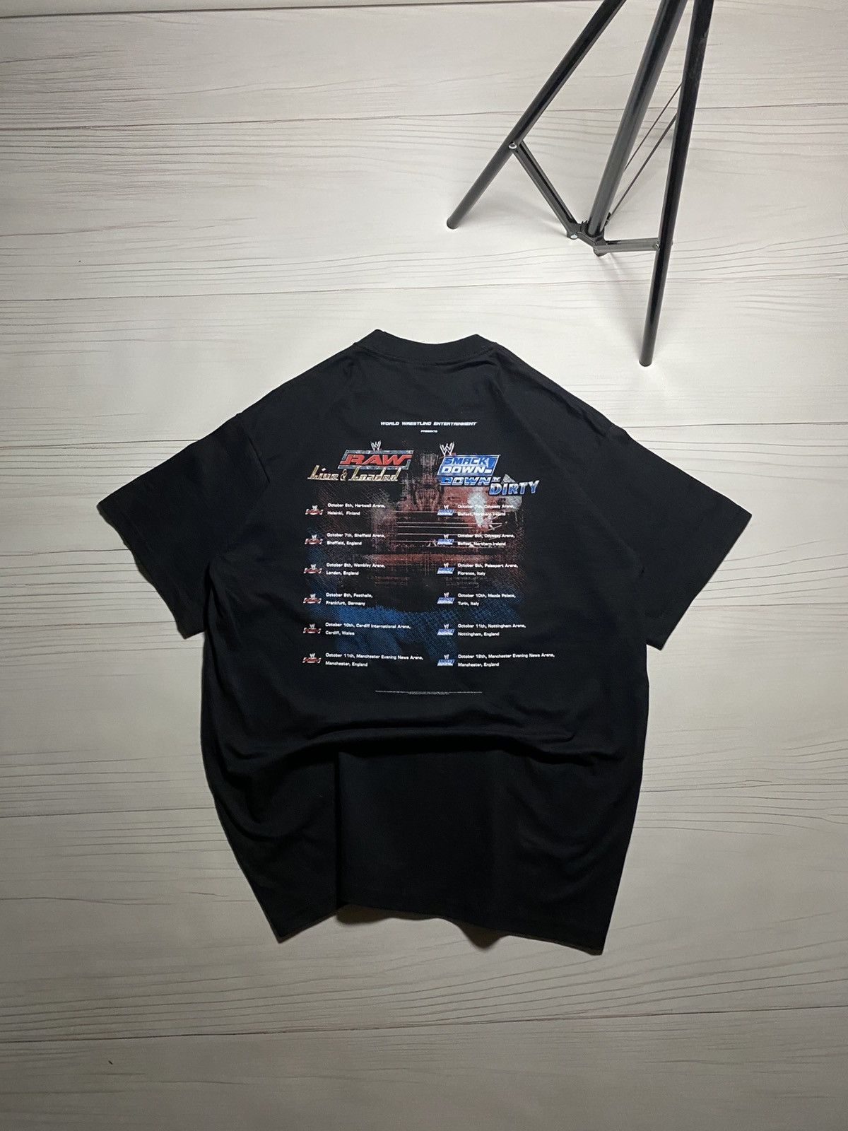 Vintage × WWE × WWF Vintage WWE RAW vs SmackDown 2004 Big Logo y2k t shirt Size US L / EU 52-54 / 3 - 2 Thumbnail