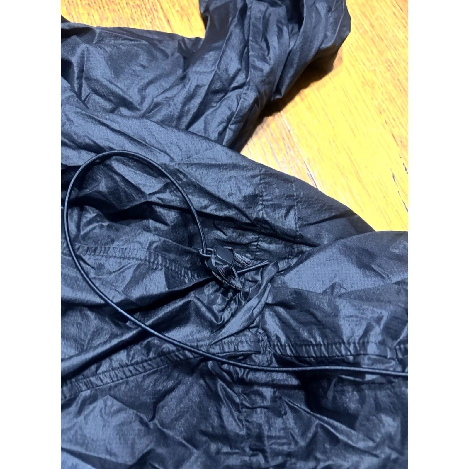 Nike VINTAGE? No. (But adaptively: Nike ACG Women's XS Black Packable Windbreaker Rain Jacket Running Light) Size XS / US 0-2 / IT 36-38 - 5 Thumbnail