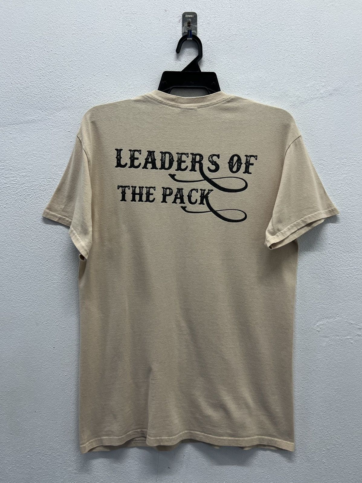 Gildan × Vintage VINTAGE GILDAN PRIOR’S PACK LEADERS OF THE PACK SHIRT Size US M / EU 48-50 / 2 - 2 Thumbnail
