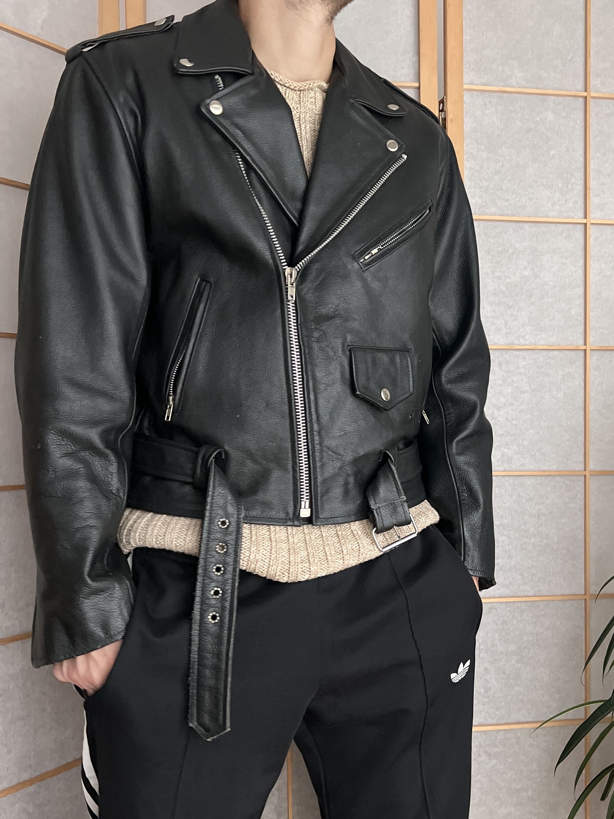 Le Grande Bleu (L.G.B.) Terminator crop vintage hard leather bomber jacket biker y2k Size US M / EU 48-50 / 2 - 6 Thumbnail
