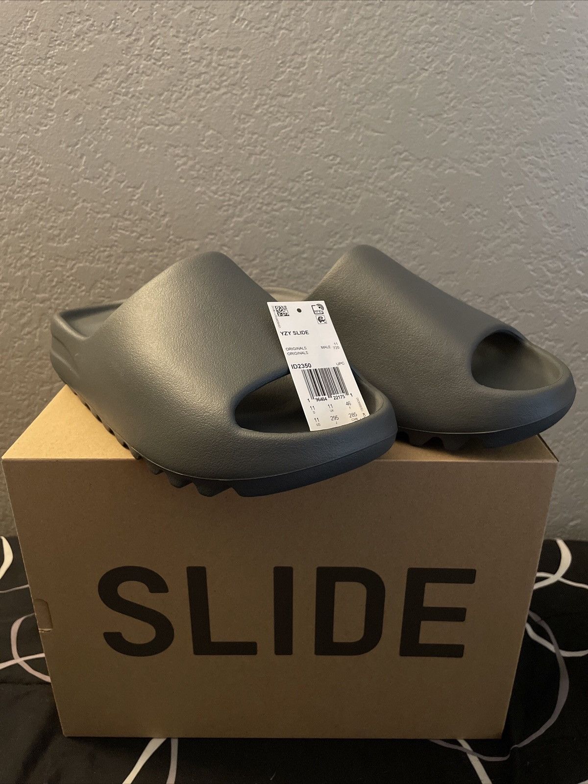 yeezy slide grey