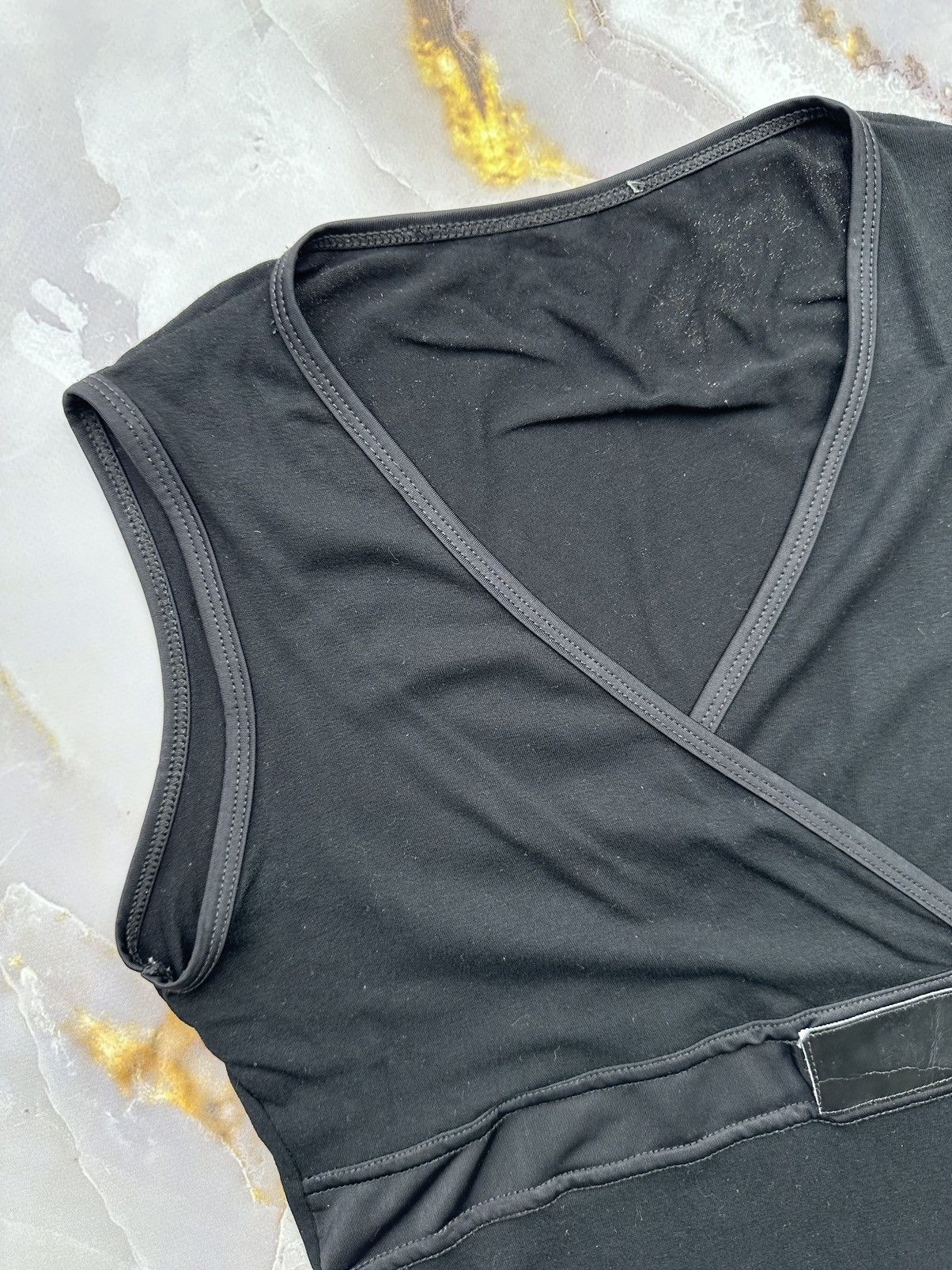 Japanese Brand Vintage Tank Top (E1) Size XS / US 0-2 / IT 36-38 - 2 Thumbnail