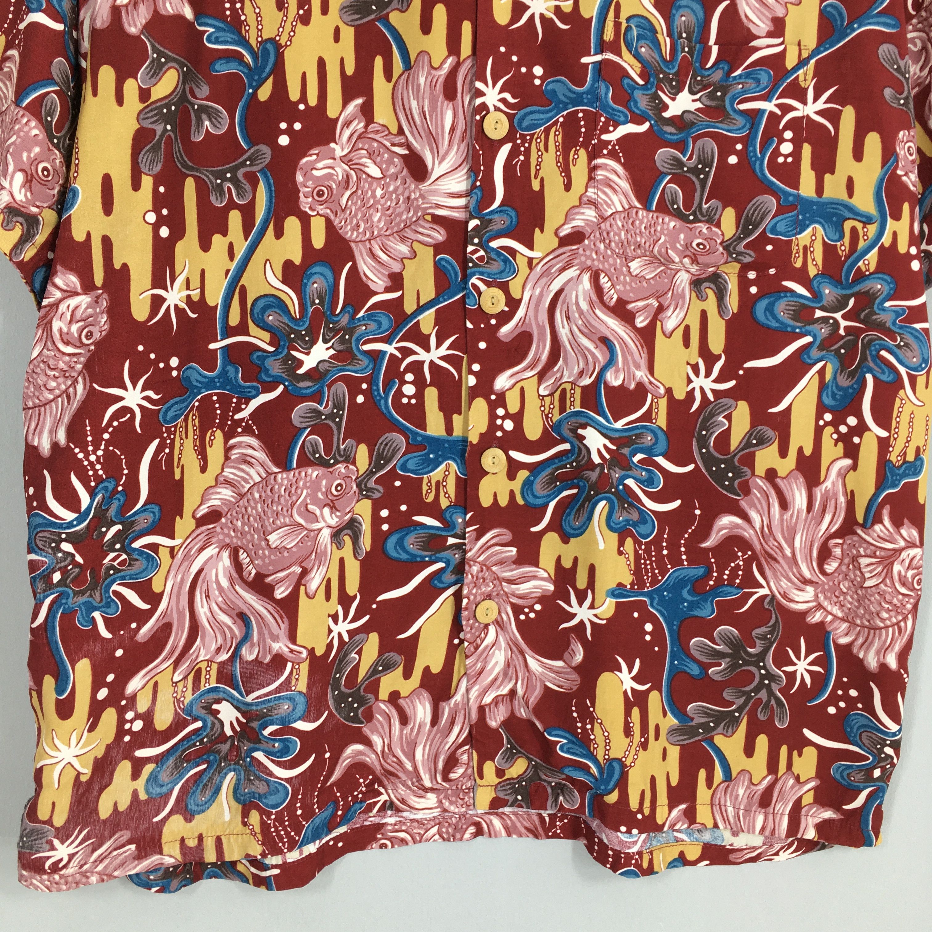Edwin Vintage Edwin Hawaiian Gold Fish Japanese Rayon Shirt Large Size US L / EU 52-54 / 3 - 4 Thumbnail