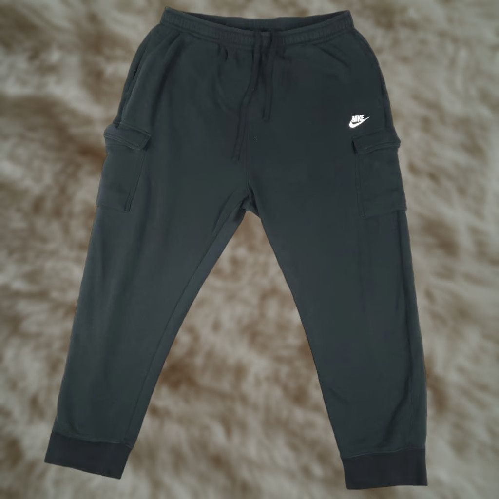 Nike Nike Pants Mens 2XL Black Cargo Fleece Jogger Sweatpants Regular Tapered with Pockets Sports Style Nike Swoosh Dri Fit Men Continued Size US 39 - 1 Thumbnail