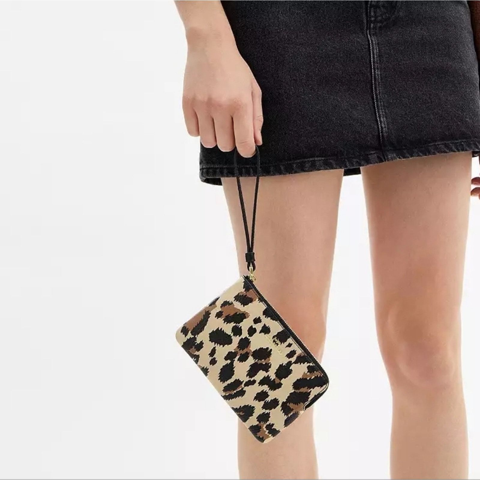 Coach Coach Corner Zip Wristlet With Leopard Print New Size ONE SIZE - 2 Thumbnail