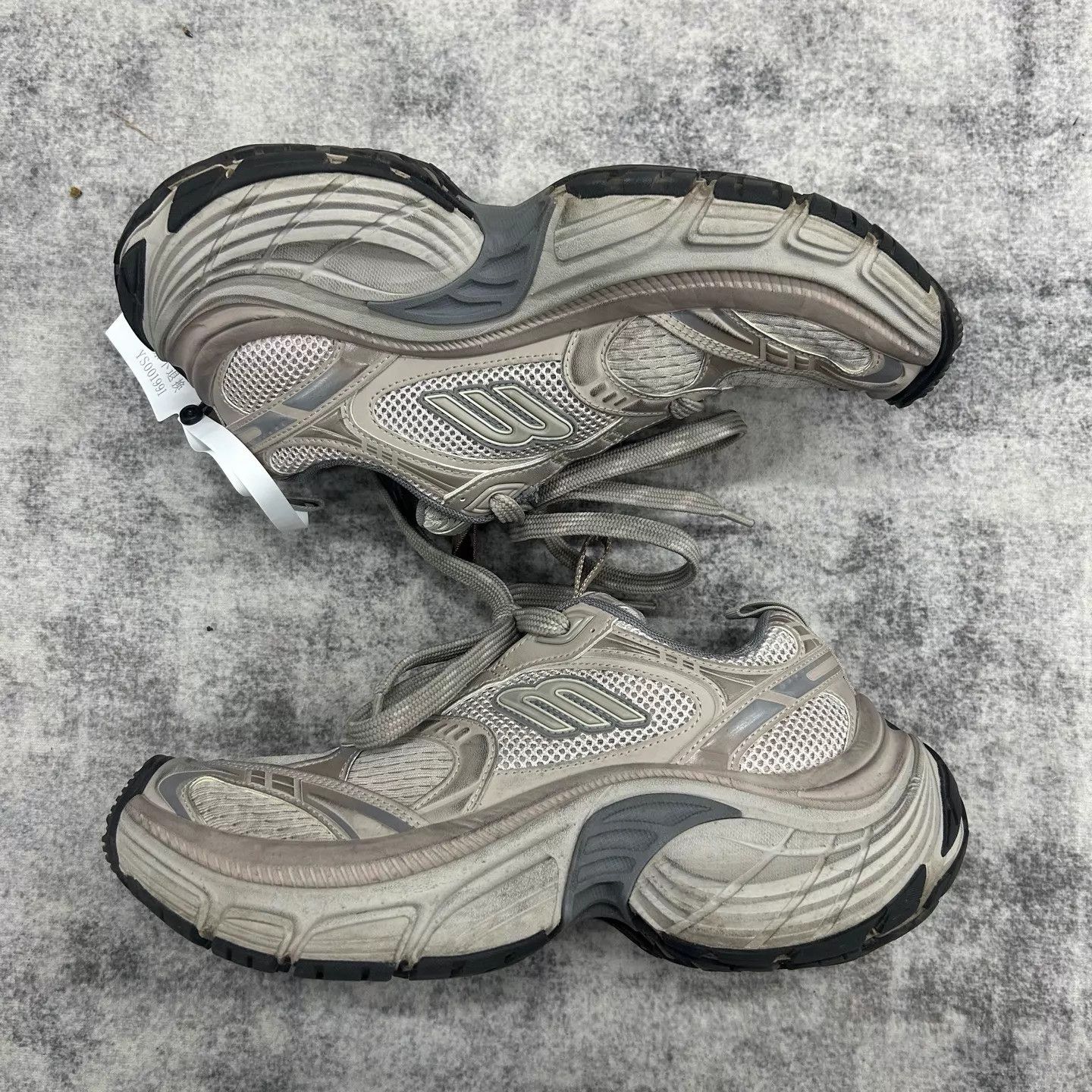 Balenciaga BALENCIAGA 99 New Taupe Sneakers 39 EU Size US 6 / EU 39 - 3 Thumbnail