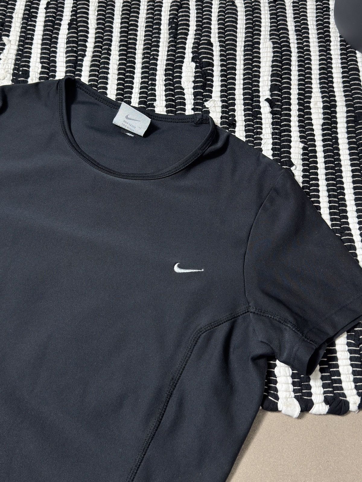 Nike VINTAGE NIKE MINI SWOOSH 2000s TEE SHIRT Size XS / US 0-2 / IT 36-38 - 2 Thumbnail
