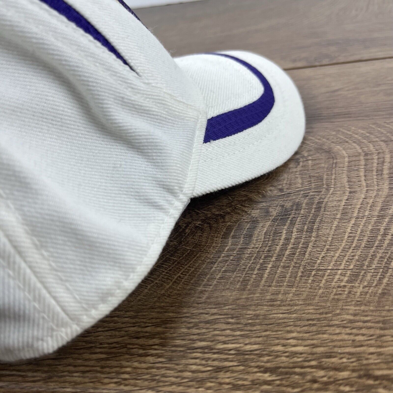 Nike Washington Huskies Nike Hat White Cap Hat Adjustable Hat Whi Size ONE SIZE - 10 Thumbnail