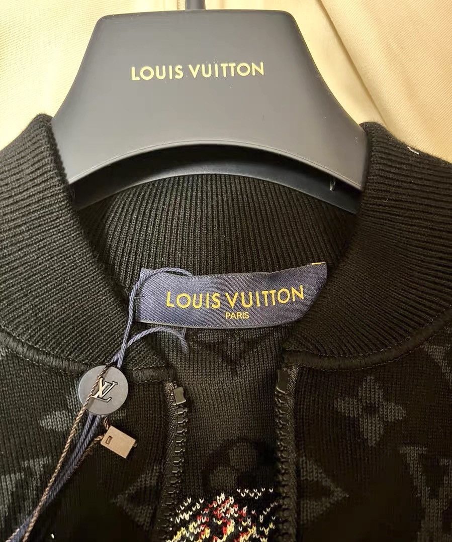 Louis Vuitton LOUIS VUITTON L Graffiti Monogram Zipup Long Sleeve Jacket Size US L / EU 52-54 / 3 - 5 Thumbnail