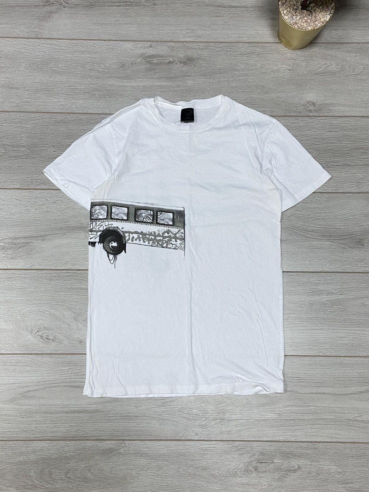 Oakley Oakley vintage crash bus big logo RARE t-shirt Size US M / EU 48-50 / 2 - 1 Thumbnail