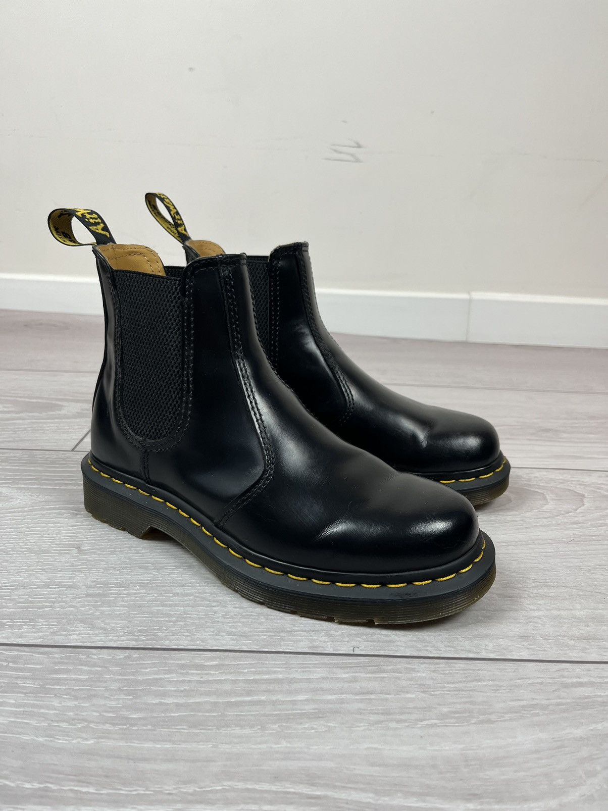 Dr. Martens Dr Martens Black Leather Pull On Chelsea Boots Size US 6 / IT 36 - 1 Thumbnail