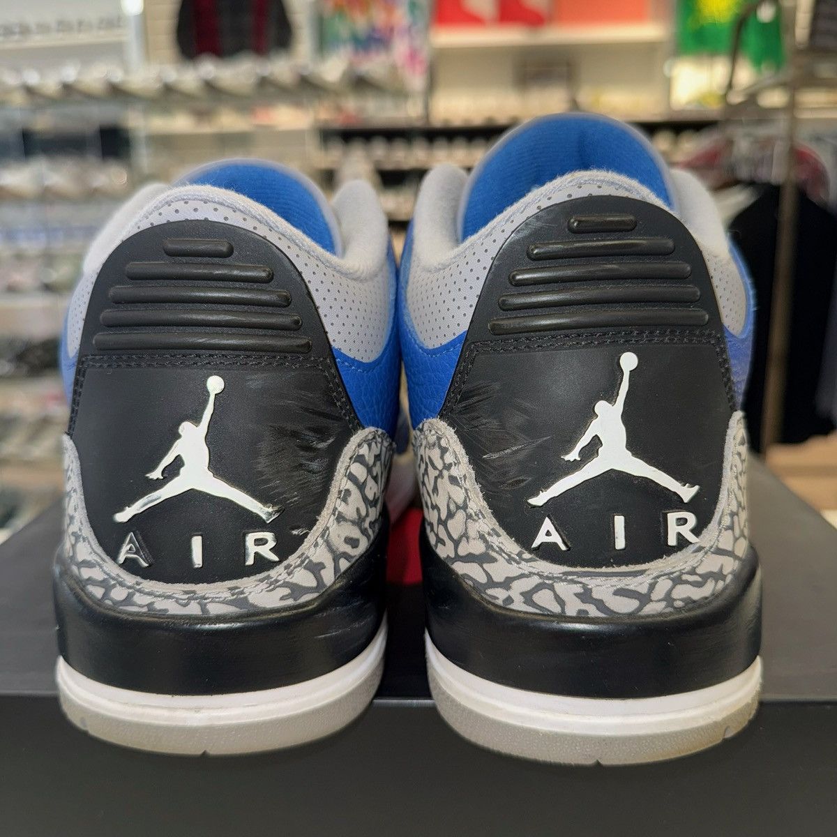 Jordan Brand × Nike Size 10 - Jordan 3 Retro Varsity Royal 2020 Size US 10 / EU 43 - 3 Thumbnail