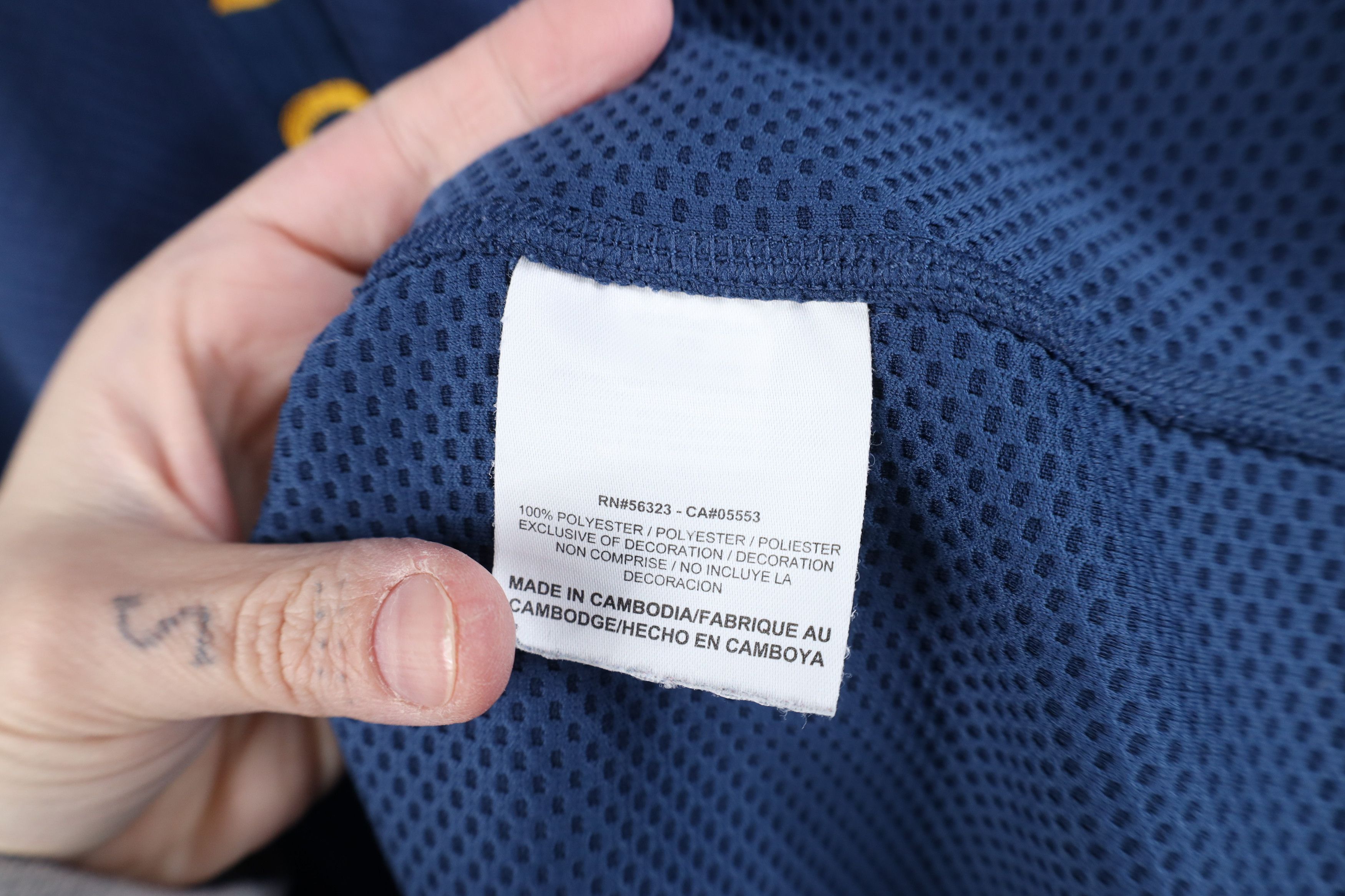 Nike Vintage Nike Livestrong Armstrong Thermal Pullover Jacket Size US XXL / EU 58 / 5 - 10 Thumbnail