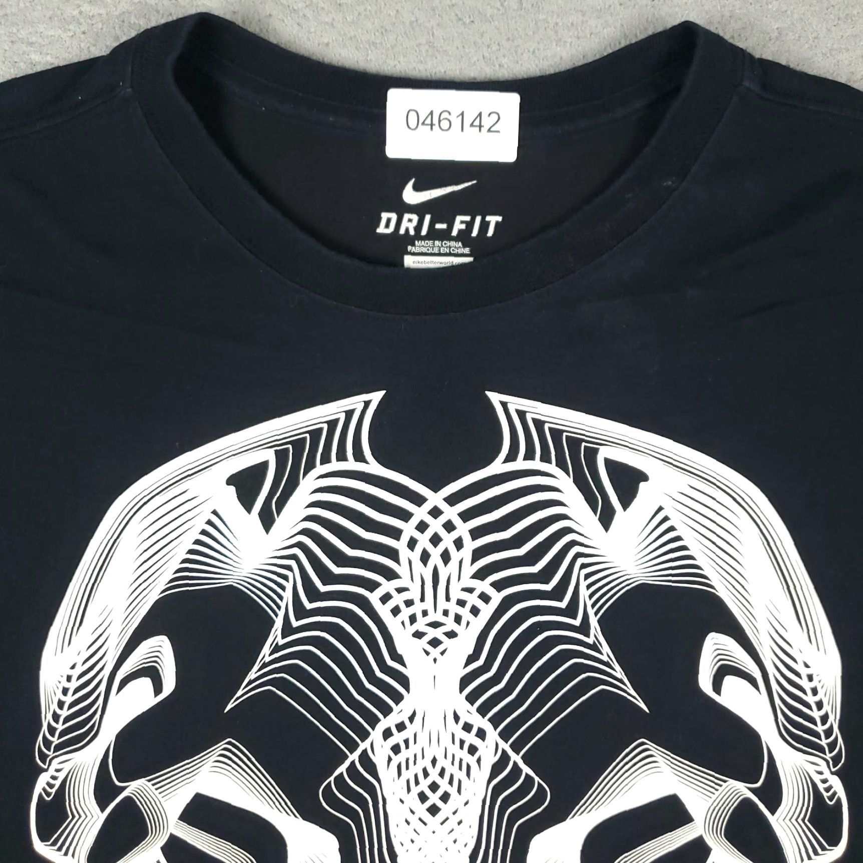 Nike Nike T Shirt Men 2XL Black Swoosh Logo Short Sleeve Crew Neck Cotton Blend Casual All Seasons Sports Modern Brand Nike Mens 2XL Black Shirt Size US XXL / EU 58 / 5 - 3 Thumbnail