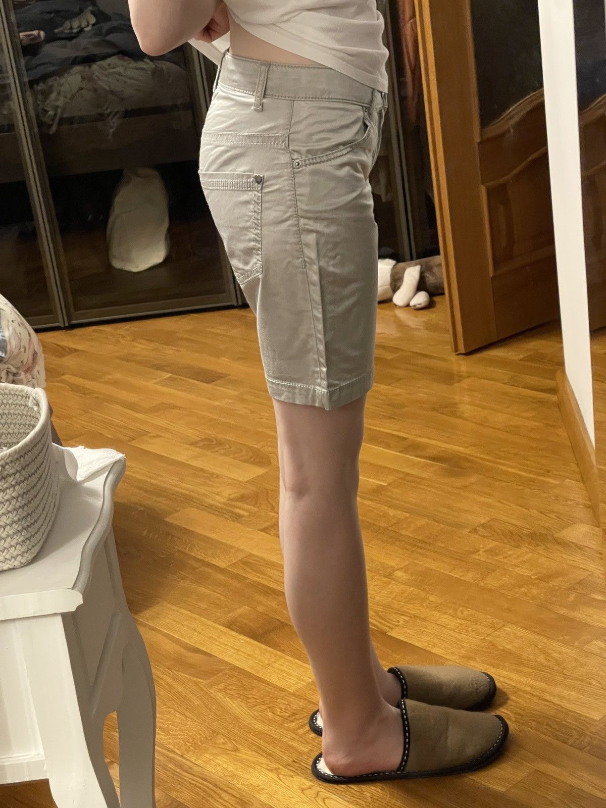 Benetton Sisley girl’s gray satin shorts Size 27" / US 4 / IT 40 - 4 Thumbnail
