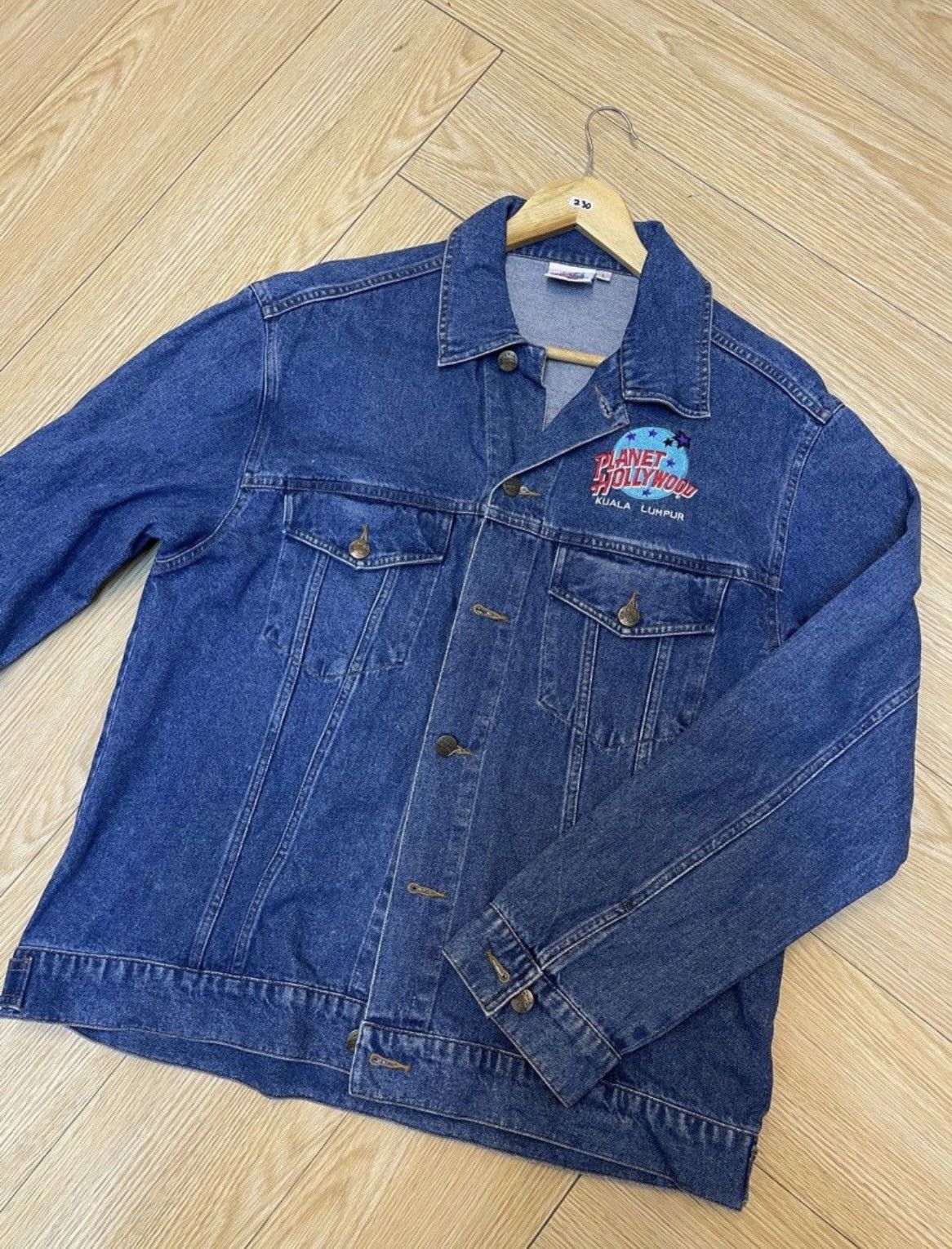 Planet Hollywood Planet hollywood kuala lumpur malaysia vintage denim jacket Size US L / EU 52-54 / 3 - 2 Thumbnail